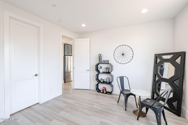 1612 E CREEK CANYON Road, Phoenix, AZ 85086