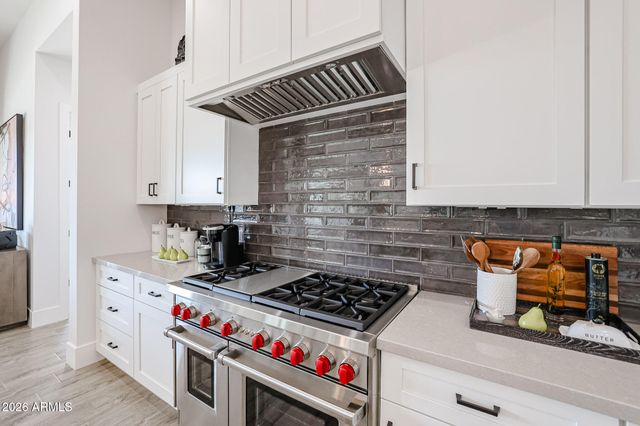 1612 E CREEK CANYON Road, Phoenix, AZ 85086