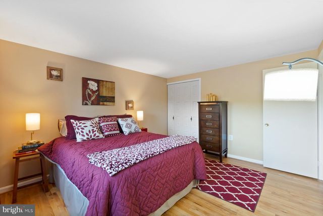 2 BROOMALL CT, Silver Spring, MD 20906