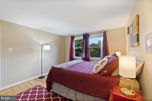 2 BROOMALL CT, Silver Spring, MD 20906