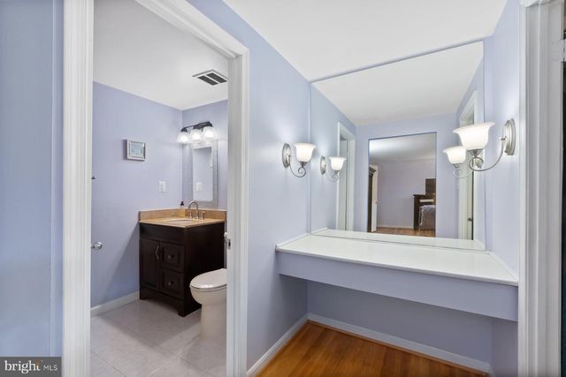 2 BROOMALL CT, Silver Spring, MD 20906