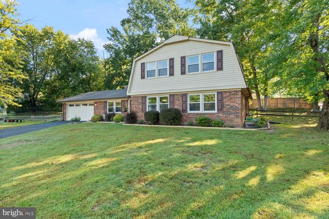 2 BROOMALL CT, Silver Spring, MD 20906
