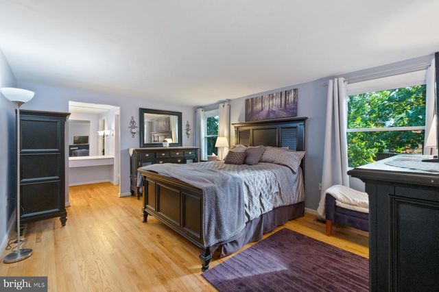 2 BROOMALL CT, Silver Spring, MD 20906