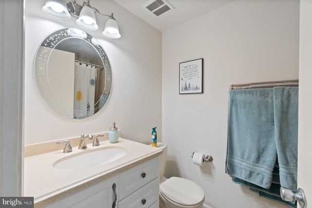 2 BROOMALL CT, Silver Spring, MD 20906