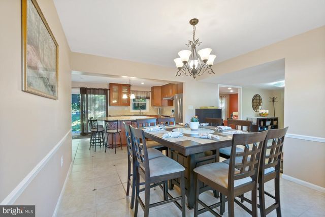 2 BROOMALL CT, Silver Spring, MD 20906