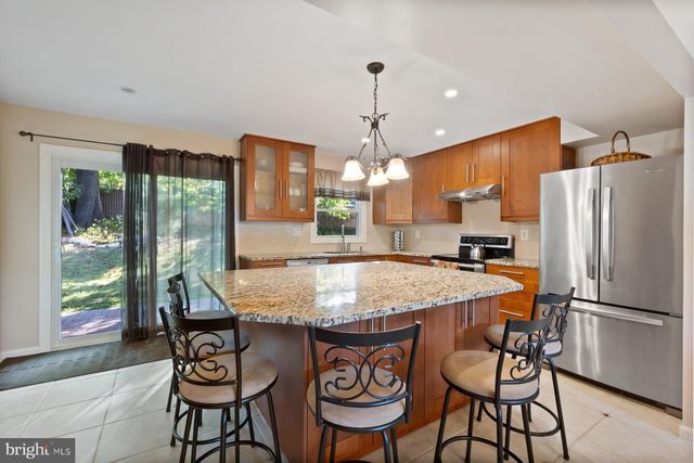 2 BROOMALL CT, Silver Spring, MD 20906