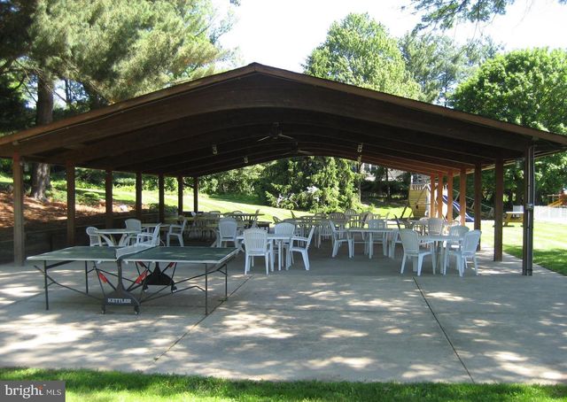 2 BROOMALL CT, Silver Spring, MD 20906