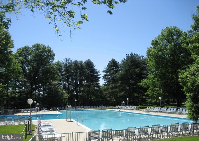 2 BROOMALL CT, Silver Spring, MD 20906