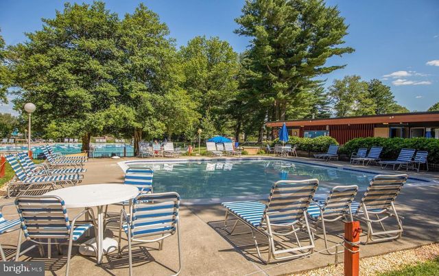 2 BROOMALL CT, Silver Spring, MD 20906