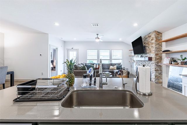 246 Dusty Bridle Lane, Rosharon, TX 77583