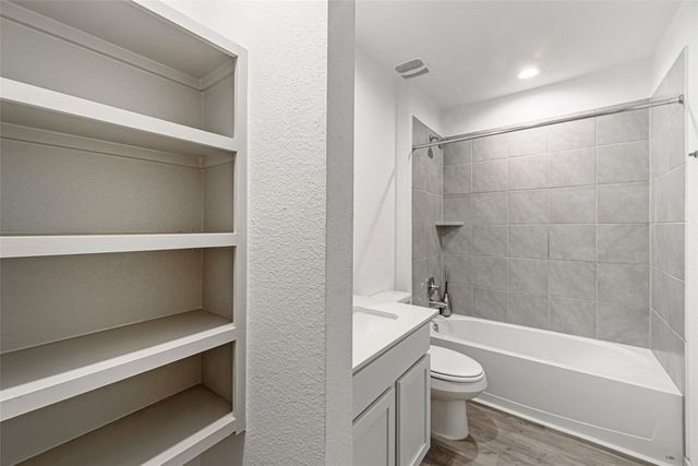 246 Dusty Bridle Lane, Rosharon, TX 77583