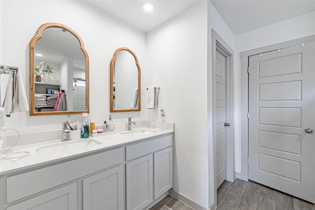 246 Dusty Bridle Lane, Rosharon, TX 77583