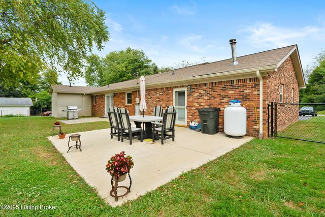 61 Manton Rd, Bardstown, KY 40004