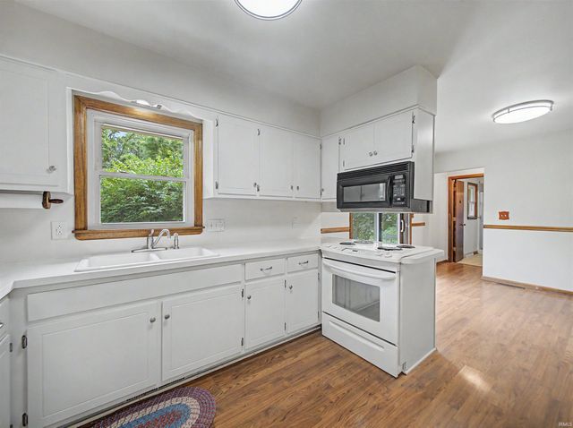 1212 Cardinal Drive, Mount Vernon, IN 47620