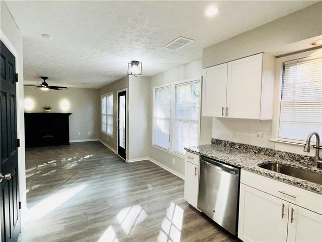 4977 Wynhurst Way, Stone Mountain, GA 30088