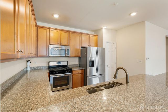 1423 Hudson Circle 1423, Highland Park, NJ 08904