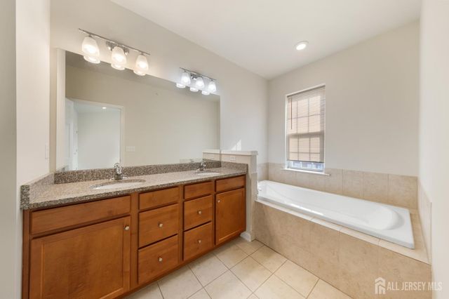 1423 Hudson Circle 1423, Highland Park, NJ 08904