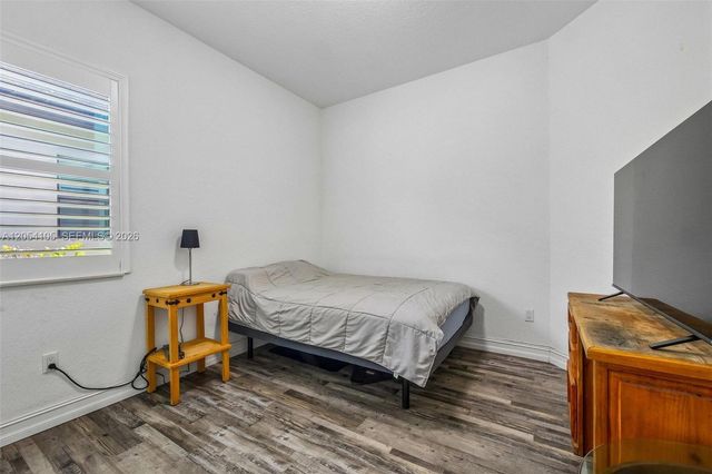 1053 SW 113th Way, Pembroke Pines, FL 33025