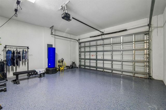 1053 SW 113th Way, Pembroke Pines, FL 33025