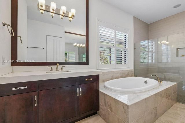 1053 SW 113th Way, Pembroke Pines, FL 33025