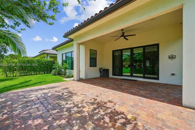 1053 SW 113th Way, Pembroke Pines, FL 33025