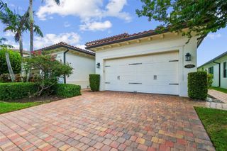 1053 SW 113th Way, Pembroke Pines, FL 33025