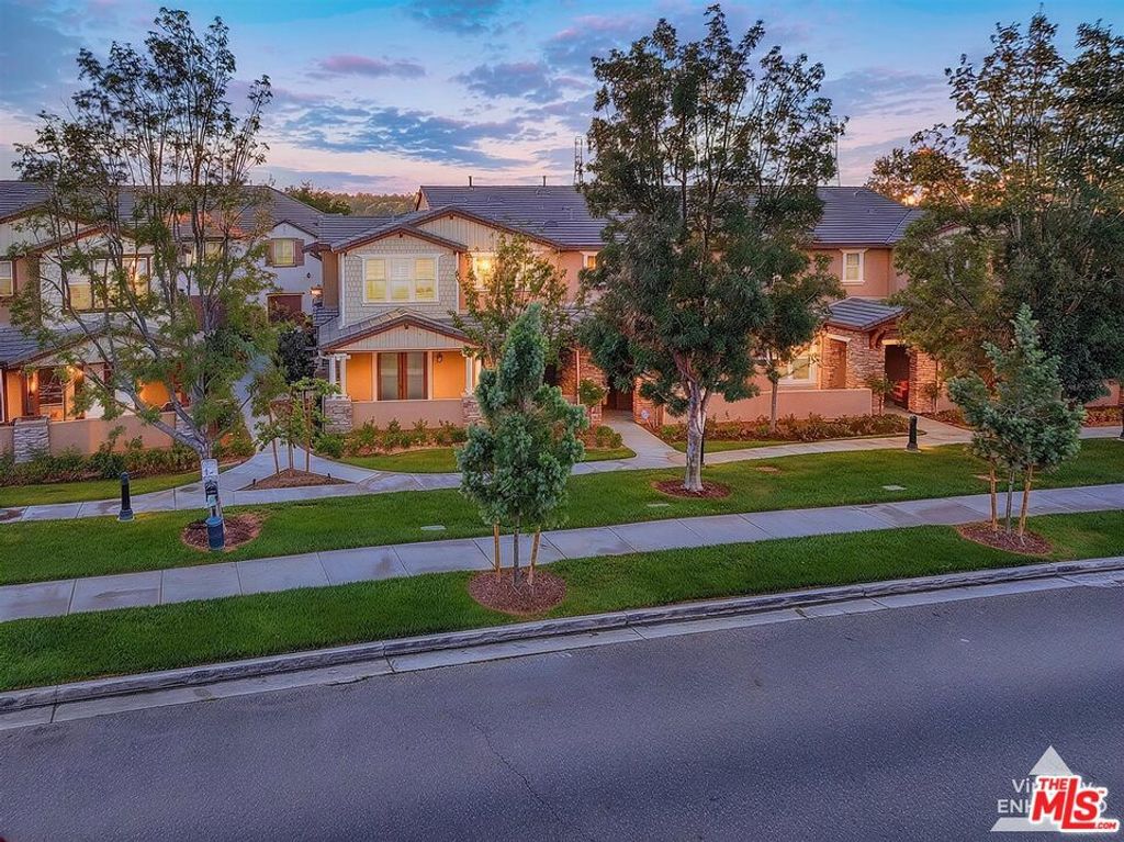 28529 Pietro Drive, Valencia, CA 91354 — exterior