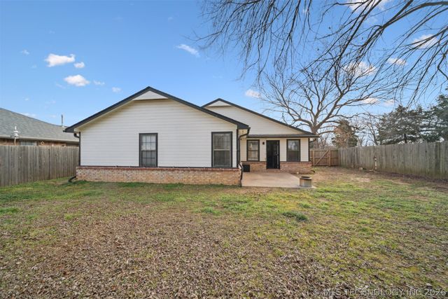 2009 S Muskogee Place, Claremore, OK 74019