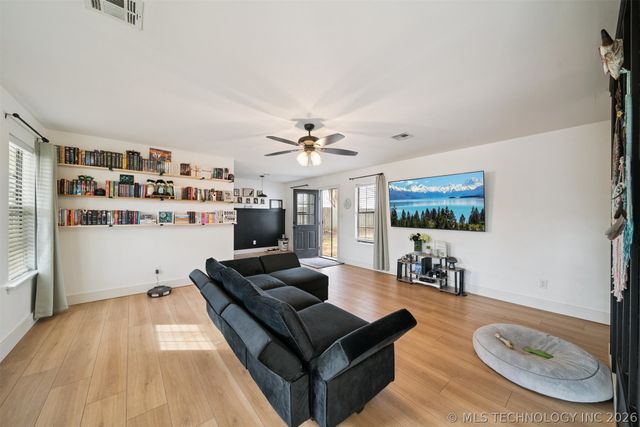 2009 S Muskogee Place, Claremore, OK 74019