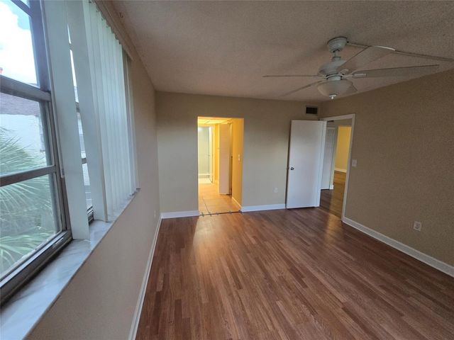 1681 NW 70th Avenue 403, Plantation, FL 33313