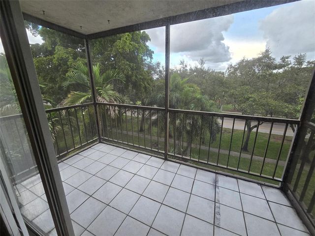1681 NW 70th Avenue 403, Plantation, FL 33313