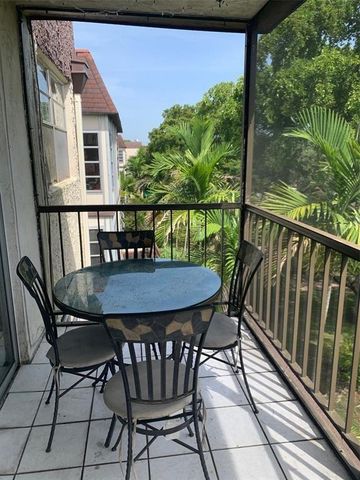 1681 NW 70th Avenue 403, Plantation, FL 33313