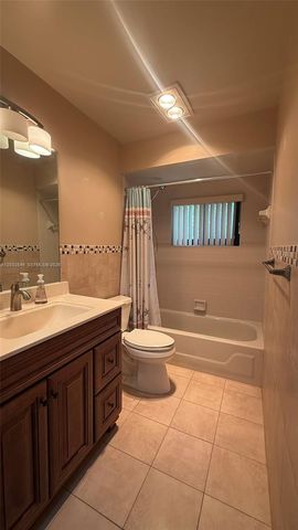 7905 Cloverfield Cir, Boca Raton, FL 33433