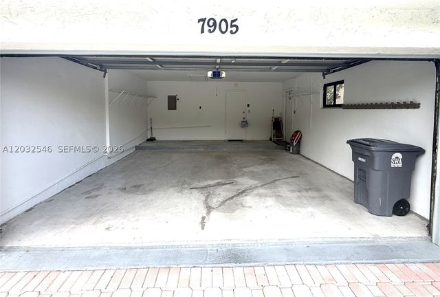 7905 Cloverfield Cir, Boca Raton, FL 33433