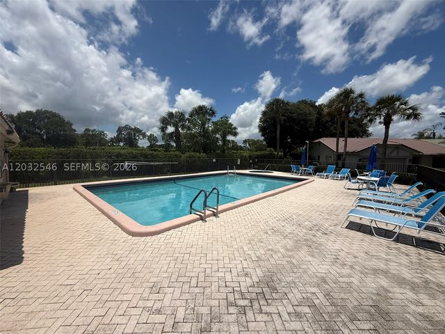 7905 Cloverfield Cir, Boca Raton, FL 33433