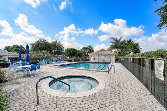 7905 Cloverfield Cir, Boca Raton, FL 33433