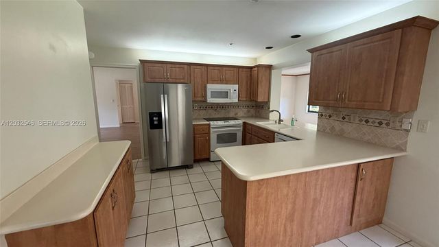 7905 Cloverfield Cir, Boca Raton, FL 33433