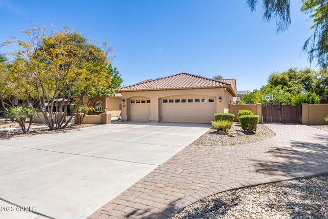11627 E REGAL Court, Chandler, AZ 85249