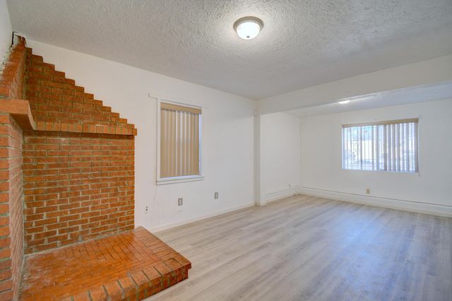 325 Rhode Island Street NE, Albuquerque, NM 87108