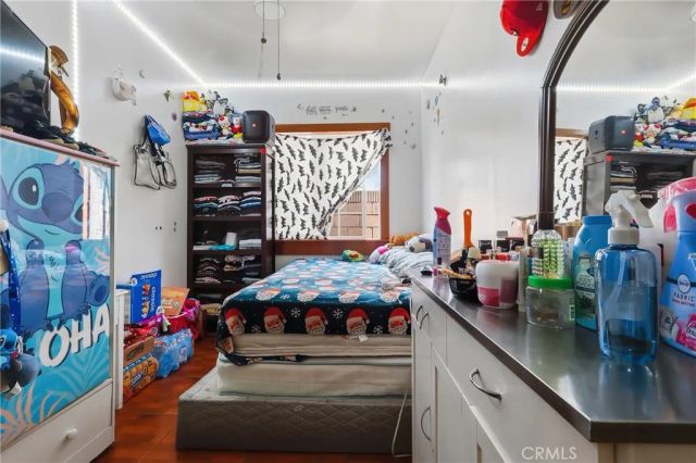 910 E 19th Street, Long Beach, CA 90806