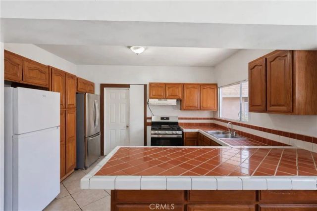 910 E 19th Street, Long Beach, CA 90806