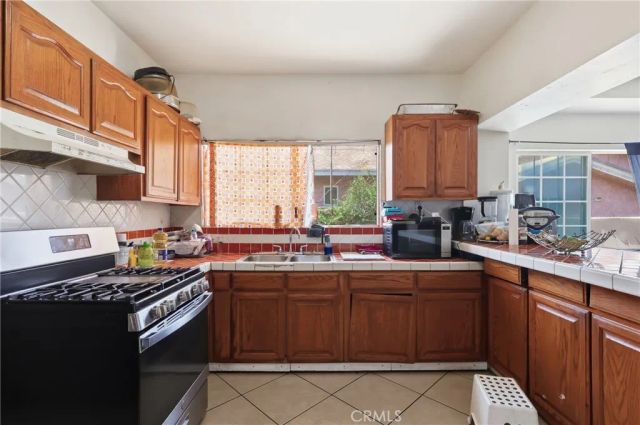 910 E 19th Street, Long Beach, CA 90806