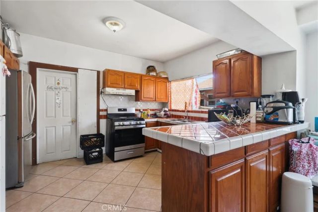 910 E 19th Street, Long Beach, CA 90806
