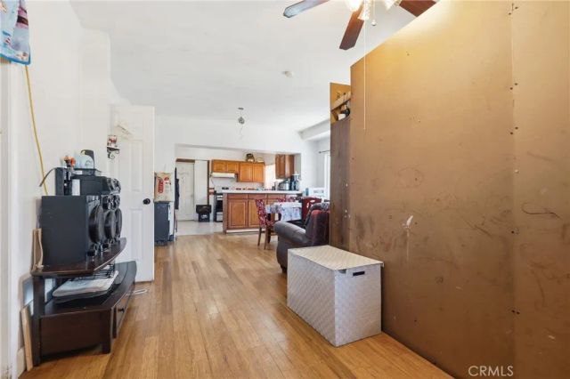 910 E 19th Street, Long Beach, CA 90806