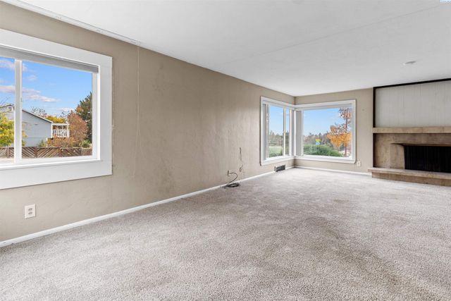 1906 S Ione Street, Kennewick, WA 99337