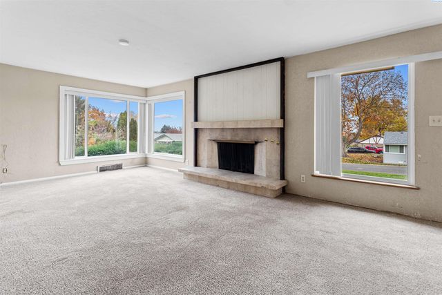 1906 S Ione Street, Kennewick, WA 99337