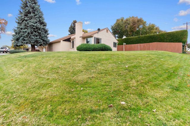 1906 S Ione Street, Kennewick, WA 99337
