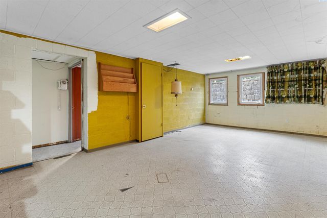 1906 S Ione Street, Kennewick, WA 99337