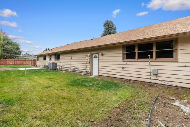 1906 S Ione Street, Kennewick, WA 99337