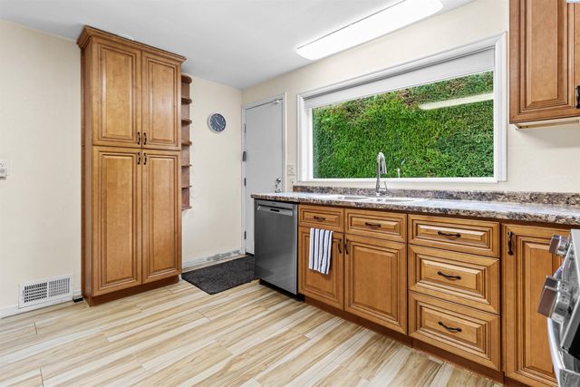 1906 S Ione Street, Kennewick, WA 99337